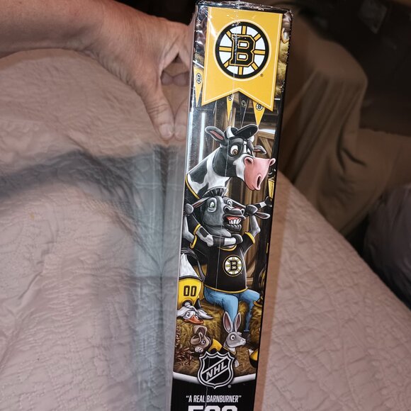 NEW YouTheFan NHL Boston Bruins 500pc Barnyard Fans Puzzle - Picture 5 of 6